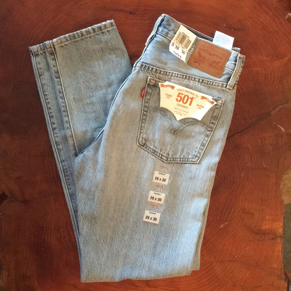 Levi’s 501 skinny jeans, size 28x30.